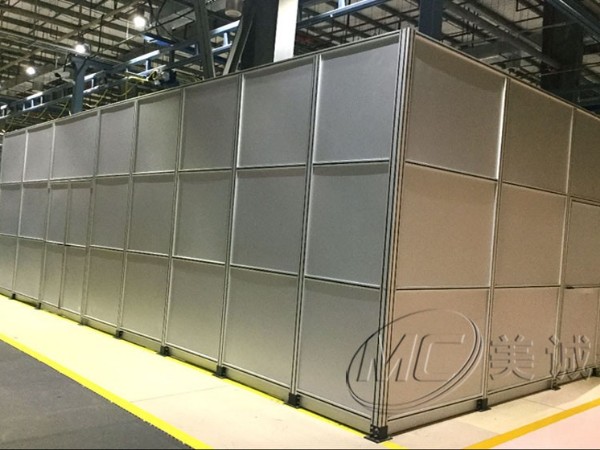 高溫環境用什么材料做機罩？